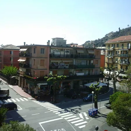 Lucio Apartment *